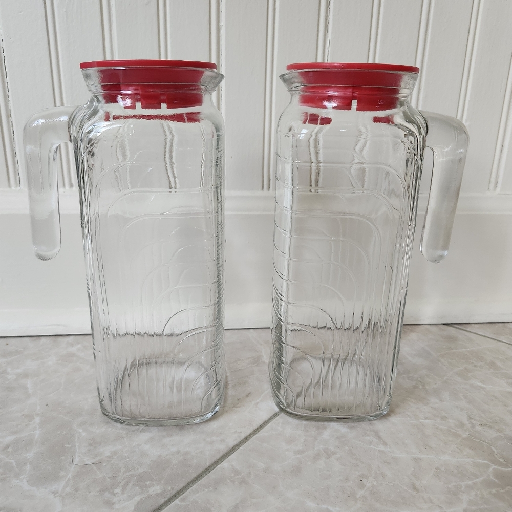 Bormioli Rocco Gelo Set of 2 Glass pitchers, 33.75 Jug with Lid, Carafe for Home